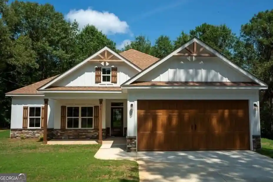 Photo 1 of Single family home for sale at 476 Tarver Rd, Seale, AL 36875 | MLS# 10874657 | Listing updated on 2026-10-22
