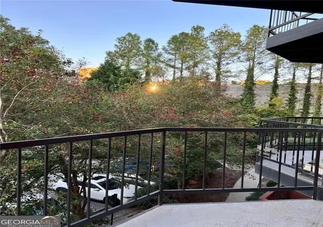2nd image of 2840 Peachtree Rd, Atlanta, GA 30305