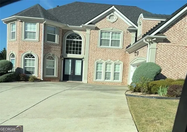 Photo 2 of Sale Pending at 2513 Wyncreek Dr, Atlanta, GA 30331 | MLS# 10735351 | Listing updated on 2026-09-11