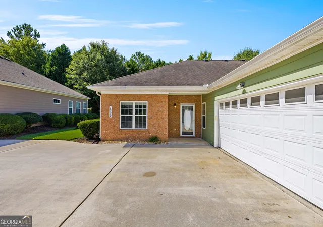 3rd image of 1502 Commonwealth Cir, Newnan, GA 30263 | MLS# 10814806