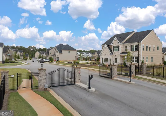 Photo 4 of Sale Pending at 663 Edgar St, Hampton, GA 30228 | MLS# 10428939 | Listing updated on 2025-09-16