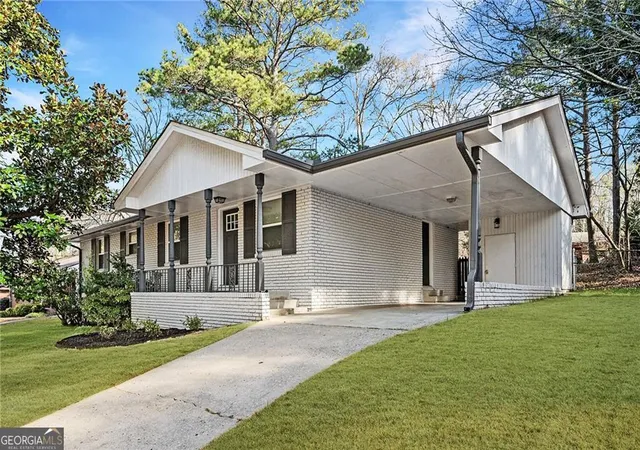 Photo 2 of Single family home for sale at 2198 Star Mist Dr Sw, Atlanta, GA 30311 | MLS# 10793875 | Listing updated on 2026-09-14