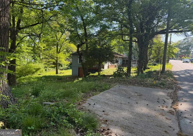 4th image of 2422 Claude St, Atlanta, GA 30318 | MLS# 10731585