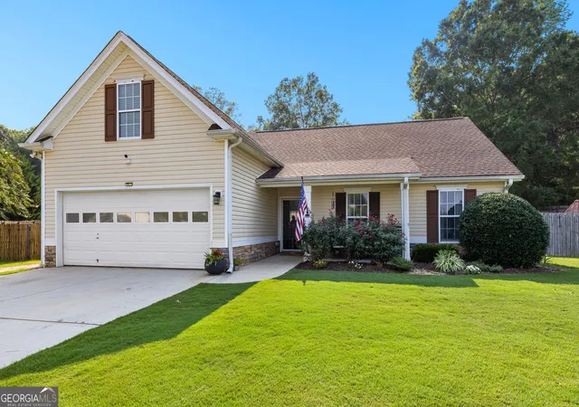 2nd image of 1003 Marsh Court Court, Hampton, GA 30228 | MLS# 10817936
