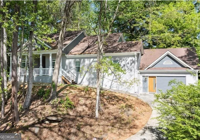 Photo 2 of Single family home for sale at 2196 Fleetwood Ct Sw, Atlanta, GA 30311 | MLS# 10814063 | Listing updated on 2026-08-29