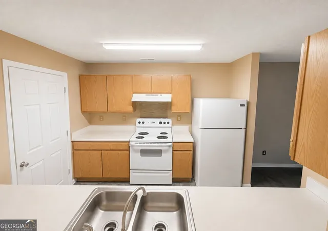 Photo 3 of Condo for sale at 10301 Fairington Ridge Cir #10301, Lithonia, GA 30038 | MLS# 10817910 | Listing updated on 2026-08-17