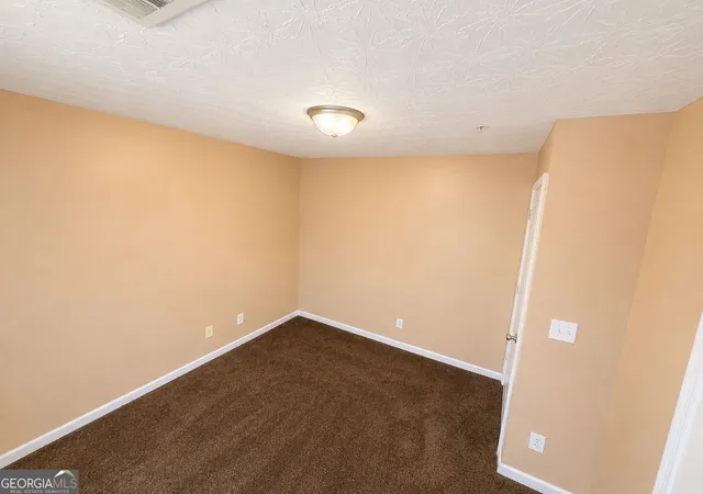 Listing Photo 5 - Condo for sale in building located at 10301 Fairington Ridge Cir, Lithonia, GA 30038 - Unit #10301