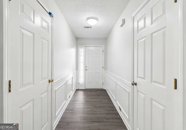 Photo 4 of Sale Pending at 7226 Boulder Pass, Union City, GA 30291 | MLS# 10831730 | Listing updated on 2026-10-05