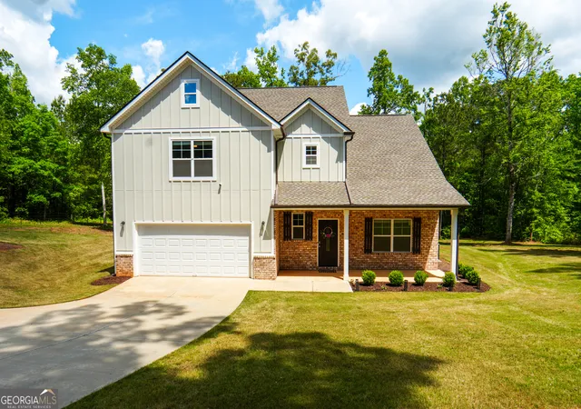 Photo 1 of Single family home for sale at 425 Boynton Rd, Hampton, GA 30228 | MLS# 10754617 | Listing updated on 2026-07-10