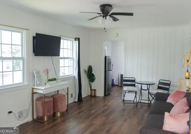 Listing Photo 4 - Condo for sale in building located at 1430 Clermont Ct, Atlanta, GA 30344