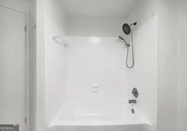 Listing Photo 2 - Condo for sale in building located at 1283 Kys Lake Dr NE, Brookhaven, GA 30319 - Unit #