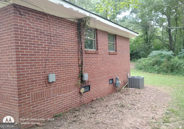 7th image of 327 W Bonnell St, Oxford, GA 30054 | MLS# 10827820
