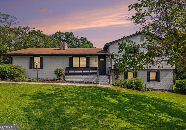 Photo 1 of Single family home for sale at 6 Bittersweet Ln, Newnan, GA 30263 | MLS# 10825549 | Listing updated on 2026-09-12
