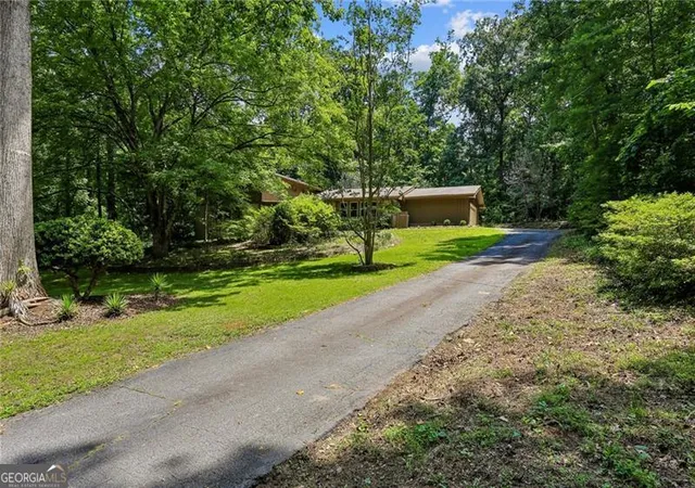 38th image of 2032 Gunstock Dr, Stone Mountain, GA 30087 | MLS# 10792261