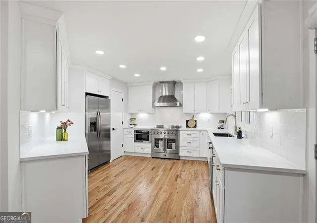 Photo 2 of Single family home for sale at 10210 Kinross Rd, Roswell, GA 30076 | MLS# 10771452 | Listing updated on 2026-09-17
