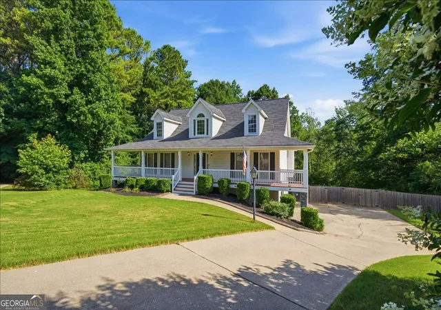 2nd image of 923 Whitby Dr, Douglasville, GA 30134 | MLS# 10795978