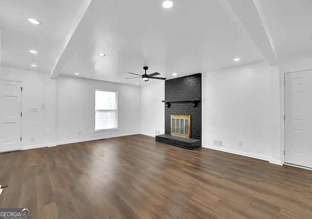 Photo 3 of Single family home for sale at 4247 Bingham Ct, Stone Mountain, GA 30083 | MLS# 10797794 | Listing updated on 2026-09-14