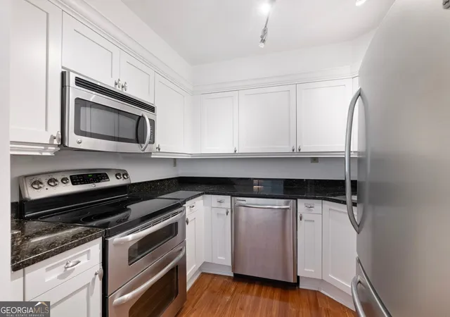 Photo 2 of Condo for sale at 2870 Pharr Ct S NW #1405, Atlanta, GA 30305 | MLS# 10529038 | Listing updated on 2026-09-07