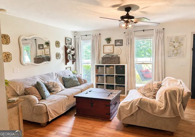 Photo 2 of Single family home for sale at 914 Whooping Creek Rd, Carrollton, GA 30116 | MLS# 10824734 | Listing updated on 2026-09-13