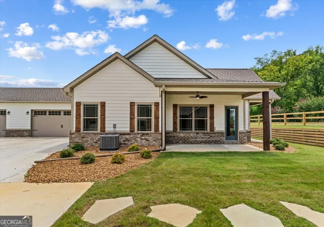 Photo 2 of Townhouse for sale at 92 Maddox Ln, Chatsworth, GA 30705 | MLS# 10818260 | Listing updated on 2026-08-17