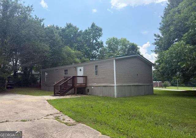 Photo 4 of Sale Pending at 4128 Price Rd, Gainesville, GA 30506 | MLS# 10783794 | Listing updated on 2026-09-02