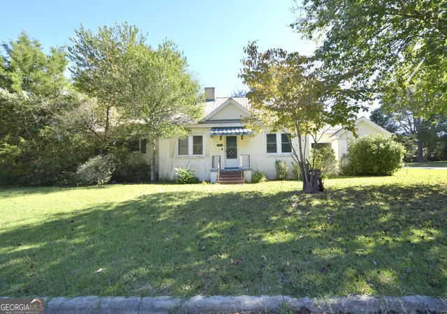 Single family home for sale at 5408 Park St, Eastman, GA 31023 | MLS# 10854139