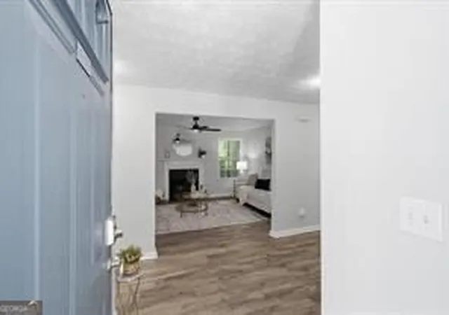 Photo 3 of Condo for sale at 3940 Riverlook Pkwy Se #302, Marietta, GA 30067 | MLS# 10828427 | Listing updated on 2026-10-21