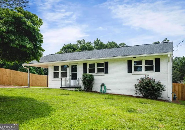 1st image of 119 Long Dr Sw, Marietta, GA 30060 | MLS# 10802635