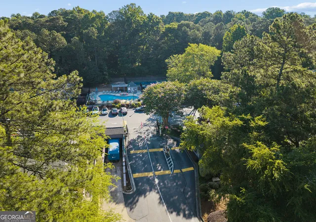 2nd image of 3985 Woodridge Wy, Tucker, GA 30084