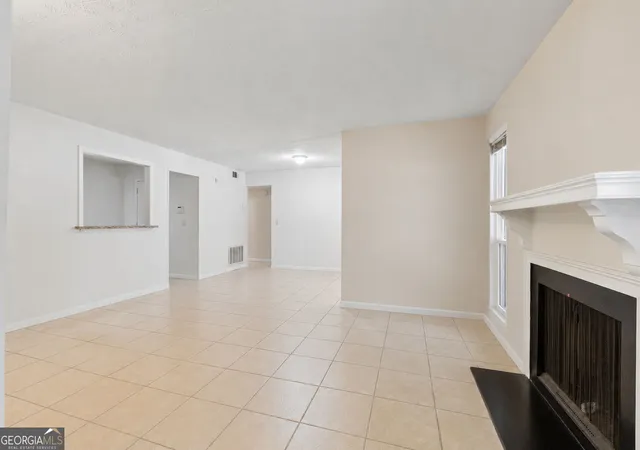 3rd image of 3985 Woodridge Wy #3985 BUILDING 11, Tucker, GA 30084 | MLS# 10782787