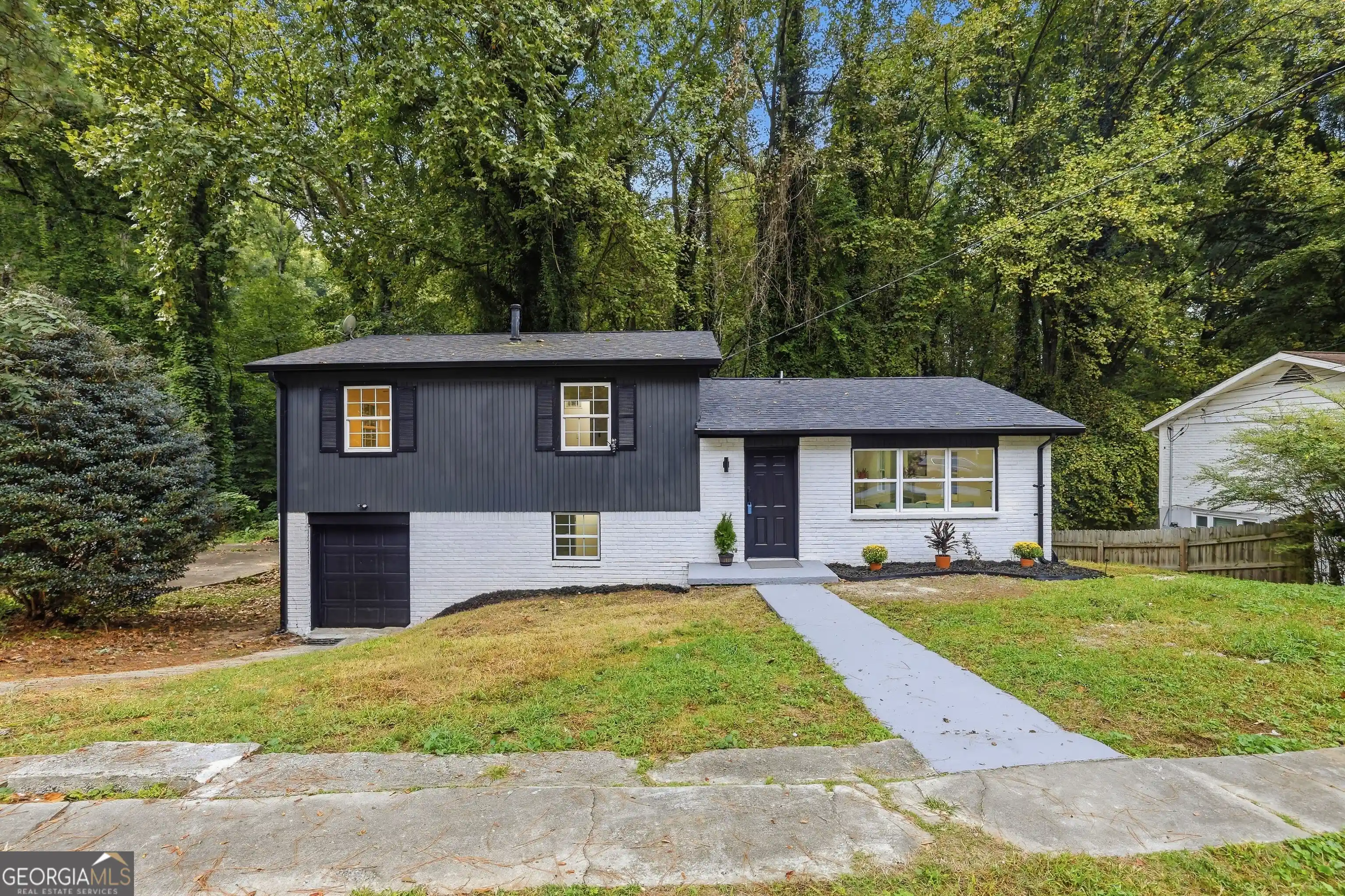 Photo 1 of Single family home for sale at 316 Argus Cir Nw, Atlanta, GA 30331 | MLS# 10869736 | Listing updated on 2026-10-22