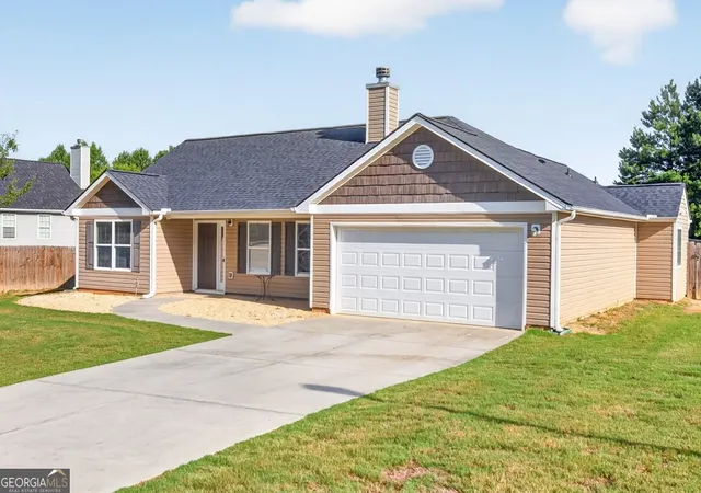 3rd image of 2115 Crown Park Dr, Winder, GA 30680 | MLS# 10805201