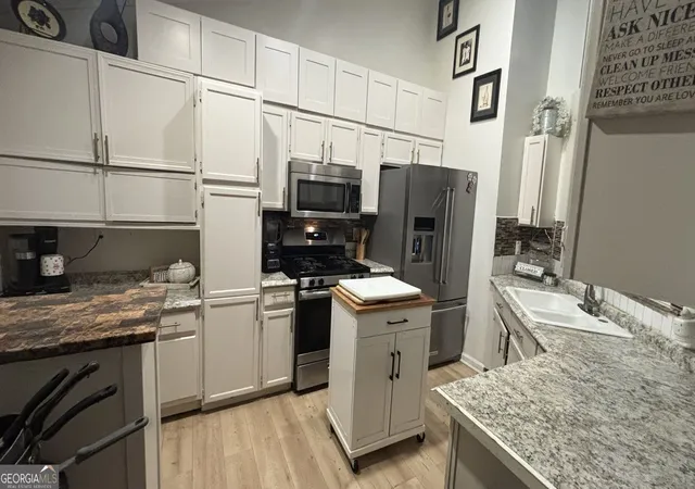 Photo 3 of Single family home for sale at 875 Long Branch Cir, Sugar Hill, GA 30518 | MLS# 10713090 | Listing updated on 2026-09-14