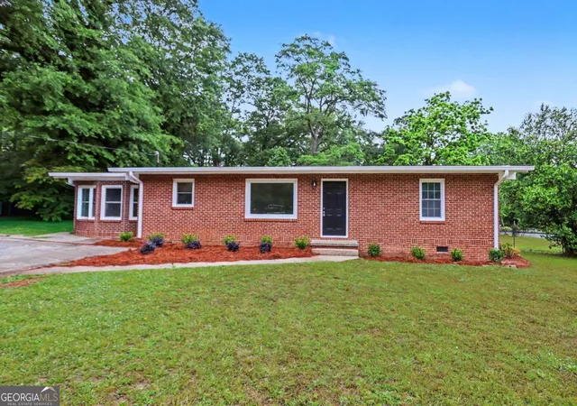 Homes for sale in Fayetteville, GA | 420 Georgia Ave, Fayetteville, GA 30214 | MLS# 10756461