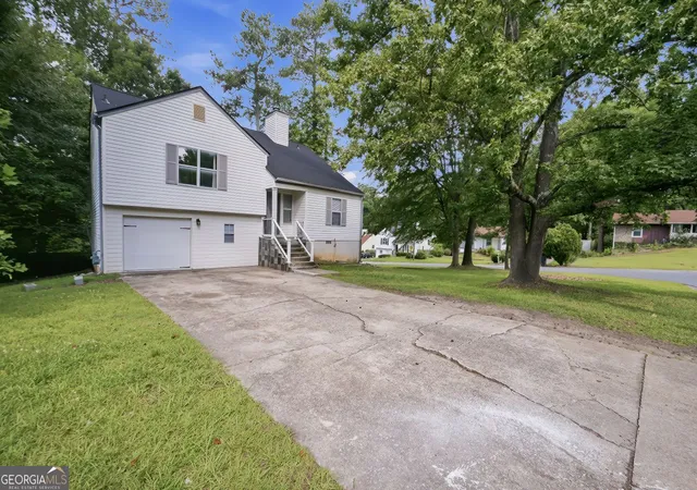 Photo 2 of Single family home for sale at 2616 Selman Dr Nw, Duluth, GA 30096 | MLS# 10789050 | Listing updated on 2026-08-09