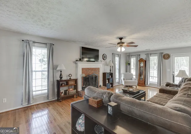 Photo 3 of Single family home for sale at 3220 Plantation Run Dr, Loganville, GA 30052 | MLS# 10834204 | Listing updated on 2026-09-10