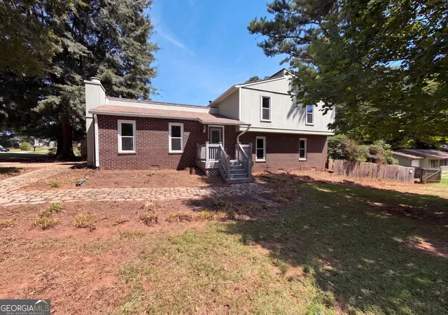 Photo 2 of Sale Pending at 962 Doeskin Dr Nw, Conyers, GA 30012 | MLS# 10836378 | Listing updated on 2026-09-09
