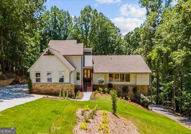 Photo 2 of Single family home for sale at 5535 Hidden Harbor Dr, Gainesville, GA 30504 | MLS# 10790089 | Listing updated on 2026-09-21