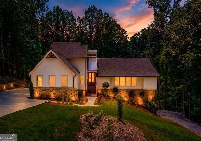 Photo 3 of Single family home for sale at 5535 Hidden Harbor Dr, Gainesville, GA 30504 | MLS# 10790089 | Listing updated on 2026-09-21