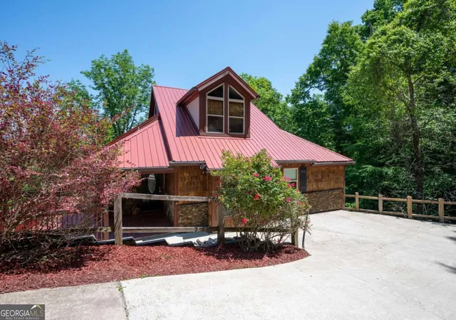 Photo 3 of Single family home for sale at 561 Summit Ln, Ellijay, GA 30540 | MLS# 10765968 | Listing updated on 2026-10-18