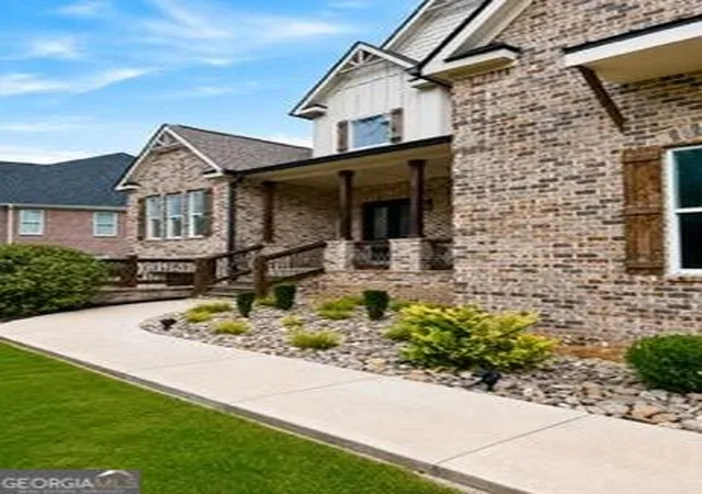 Photo 3 of Single family home for sale at 3574 Graycliff Rd, Snellville, GA 30039 | MLS# 10812655 | Listing updated on 2026-09-17