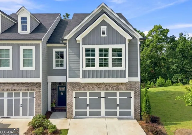 Photo 3 of Townhouse for sale at 229 Lakeside Pl, Canton, GA 30114 | MLS# 10826368 | Listing updated on 2026-08-28