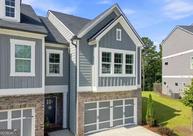 Photo 4 of Townhouse for sale at 229 Lakeside Pl, Canton, GA 30114 | MLS# 10826368 | Listing updated on 2026-08-28