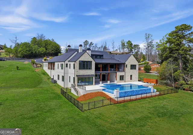 Photo 2 of Single family home for sale at 8510 Blue Heron Dr, Gainesville, GA 30506 | MLS# 10808175 | Listing updated on 2026-09-09
