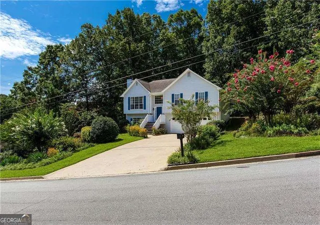 Photo 3 of Single family home for sale at 3705 Winding Trail, Douglasville, GA 30135 | MLS# 10824929 | Listing updated on 2026-10-05