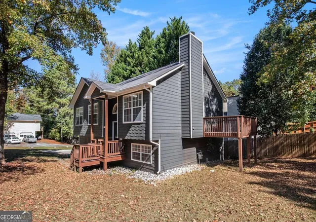 Photo 3 of Single family home for sale at 3235 Southshore Ct, Cumming, GA 30041 | MLS# 10723173 | Listing updated on 2026-09-15