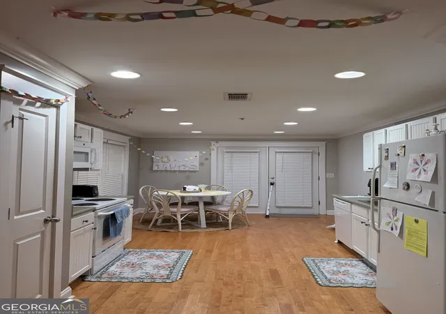 Photo 3 of Condo for sale at 1035 Barnett Shls Rd #1110, Athens, GA 30605 | MLS# 10881726 | Listing updated on 2026-10-30