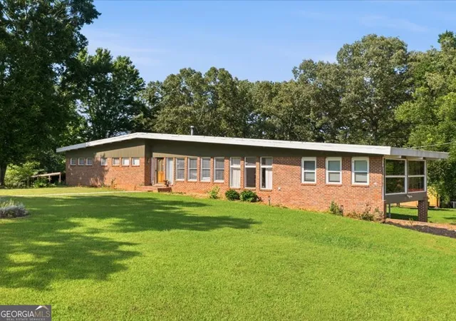Photo 1 of Single family home for sale at 1960 County Road 102, Cedar Bluff, AL 35959 | MLS# 10802127 | Listing updated on 2026-08-31