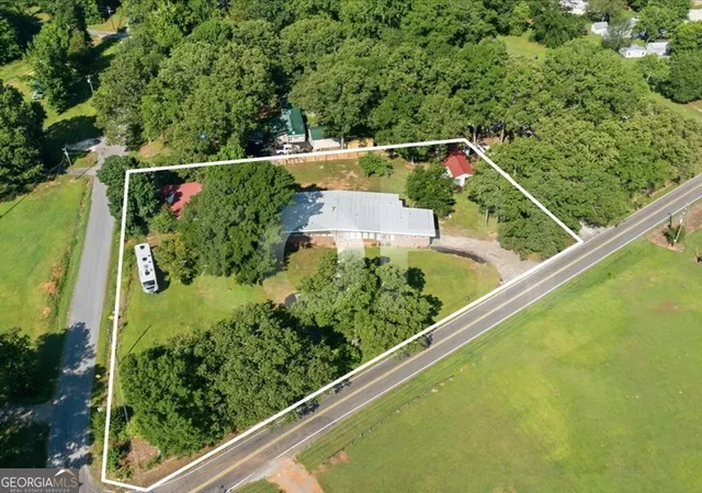 Photo 3 of Single family home for sale at 1960 County Road 102, Cedar Bluff, AL 35959 | MLS# 10802127 | Listing updated on 2026-10-21
