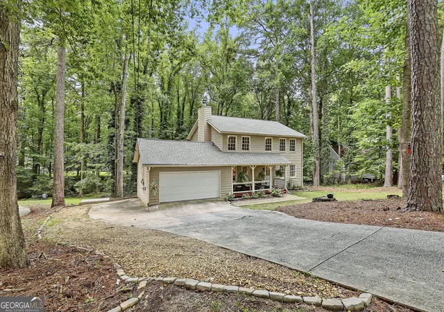Photo 2 of Single family home for sale at 195 Oak St, Fayetteville, GA 30215 | MLS# 10813360 | Listing updated on 2026-08-24